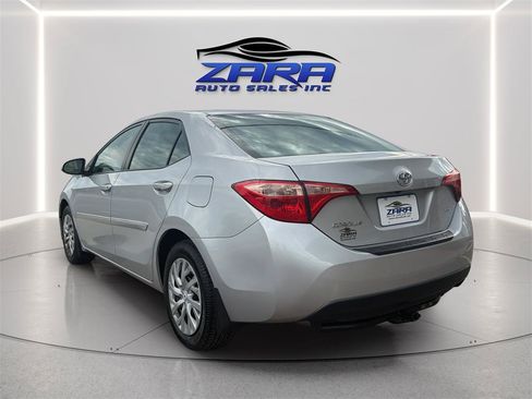 Used 2017 Toyota Corolla LE w/ Carpet Mat Package (TMS) FWD image 5