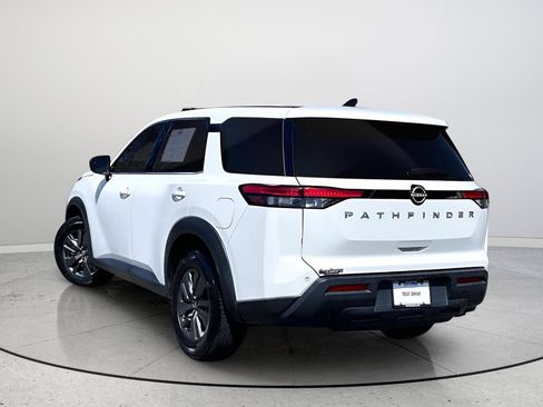 Used 2023 Nissan Pathfinder S image 9
