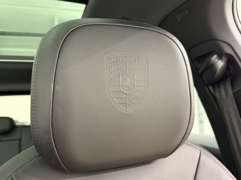 Certified 2024 Porsche Cayenne AWD/4WD image 35