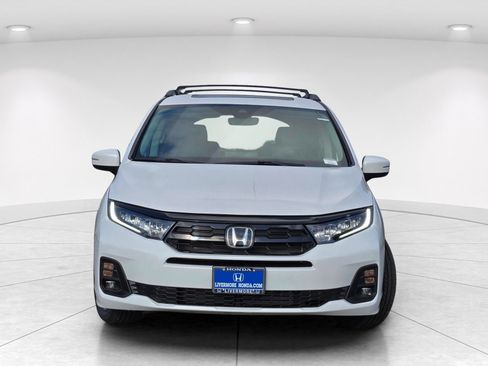 New 2026 Honda Odyssey Touring image 2