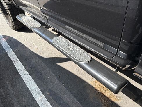 Used 2018 RAM 2500 Laramie w/ Sport Appearance Group AWD/4WD image 4