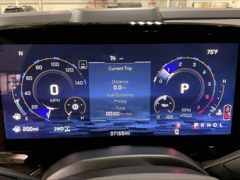 Used 2025 Chevrolet Suburban Z71 AWD/4WD image 19