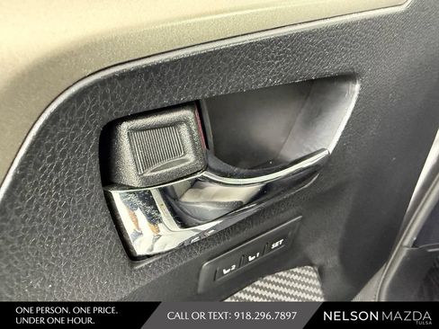 Used 2014 Toyota RAV4 Limited w/ Technology Package FWD image 18