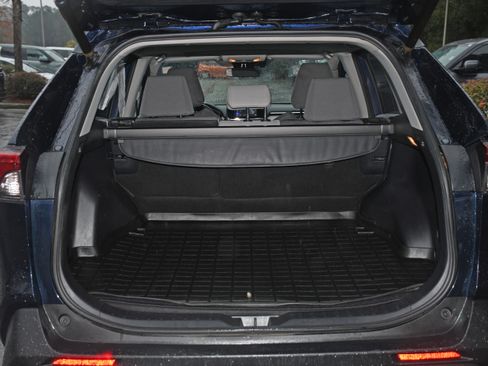 Used 2019 Toyota RAV4 XLE image 18