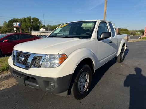 Used 2015 Nissan Frontier S image 3