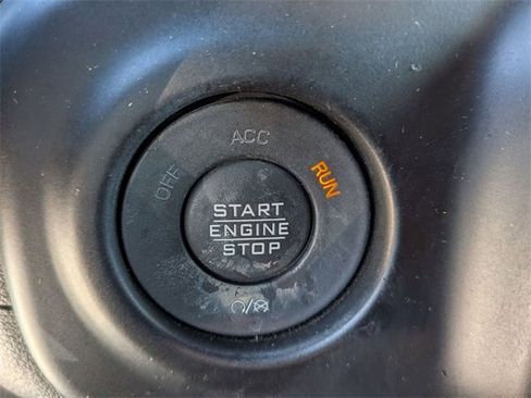 Certified 2022 Jeep Gladiator Sport image 19