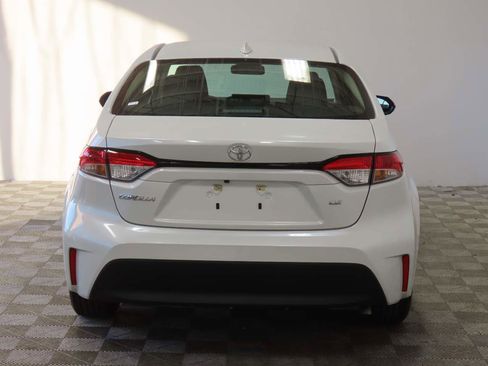 Used 2024 Toyota Corolla LE image 4