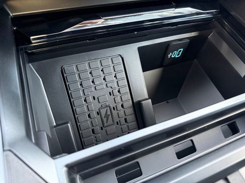 New 2026 Ford F250 Lariat w/ Black Appearance Package image 19