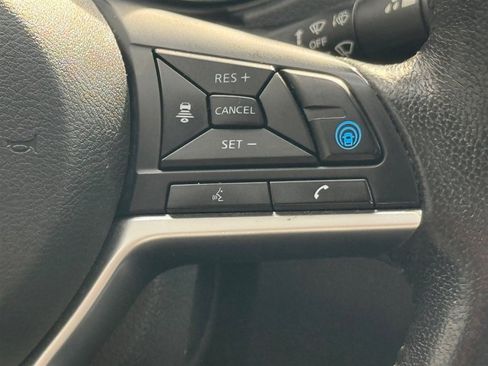 Used 2019 Nissan Rogue SL w/ Premium Package image 15