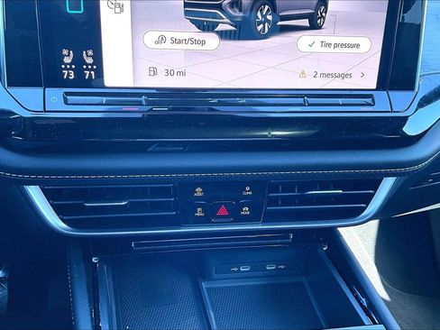 Used 2024 Volkswagen Atlas Cross Sport SE w/ Panoramic Sunroof Package image 15