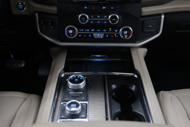 Used 2023 Ford Expedition Limited AWD/4WD image 35