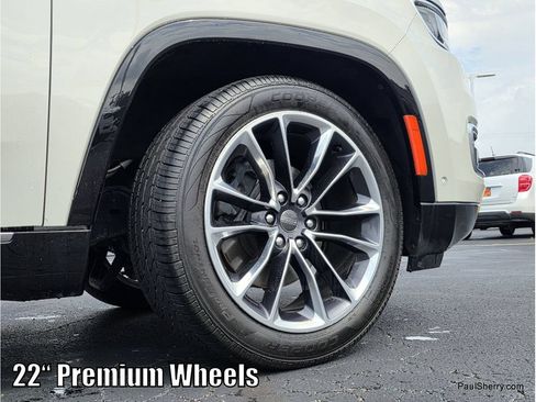 Used 2022 Jeep Wagoneer Series III w/ Premium Group I AWD/4WD image 12