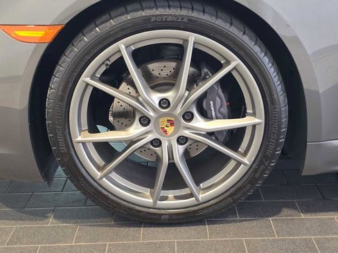 Used 2021 Porsche 718 Boxster RWD image 9