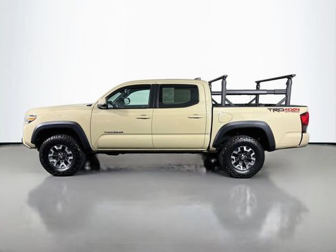 Used 2019 Toyota Tacoma TRD Off-Road w/ Technology Package AWD/4WD image 5