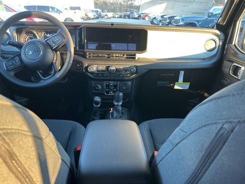 New 2026 Jeep Gladiator Sport image 18