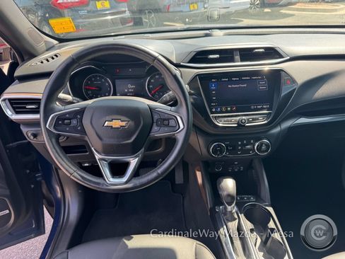 Used 2022 Chevrolet TrailBlazer ACTIV w/ Sun and Liftgate Package FWD image 17