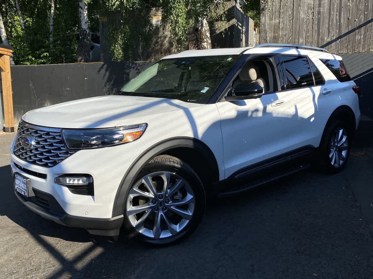 Used 2022 Ford Explorer Platinum w/ Equipment Group 601A AWD/4WD image 1