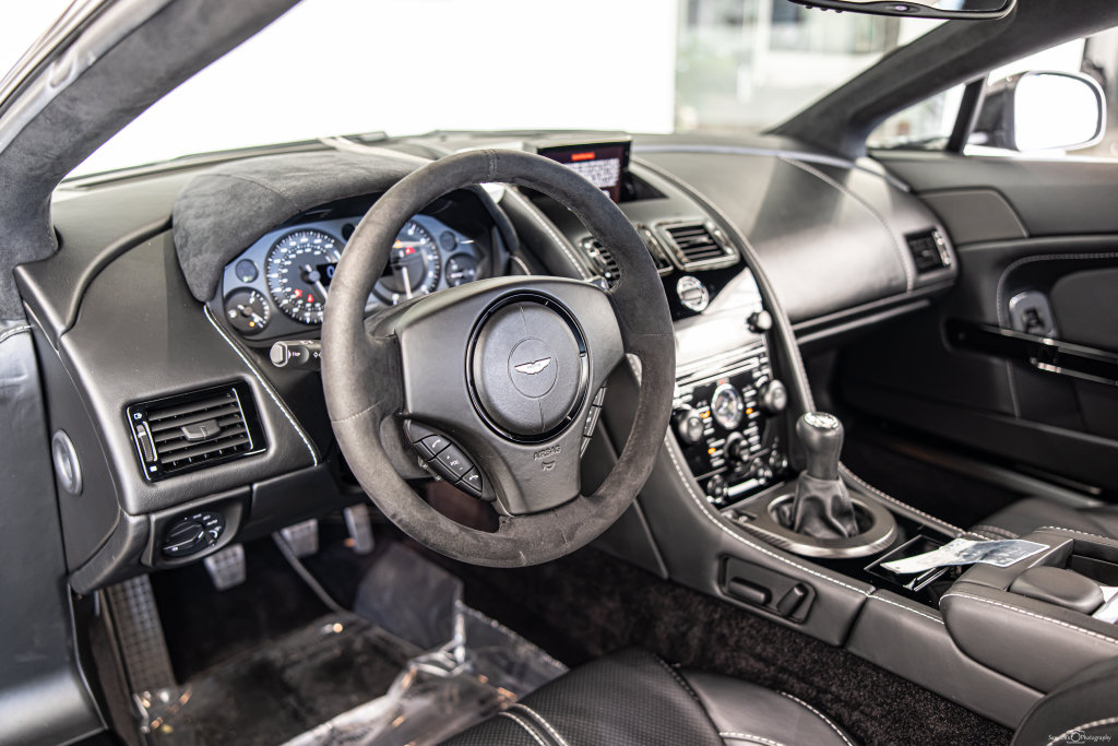 Used 2015 Aston Martin V8 Vantage GT RWD image 21