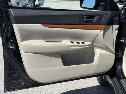 Used 2013 Subaru Outback 2.5i Limited w/ Moonroof Pkg image 32