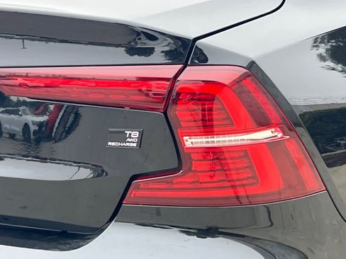 Used 2022 Volvo S60 T8 R-Design w/ Advanced Package image 15