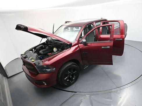 Used 2018 RAM 1500 Express w/ Express Value Package AWD/4WD image 37