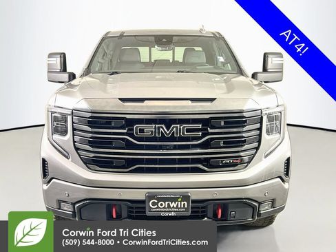Used 2024 GMC Sierra 1500 AT4 w/ Technology Package AWD/4WD image 4