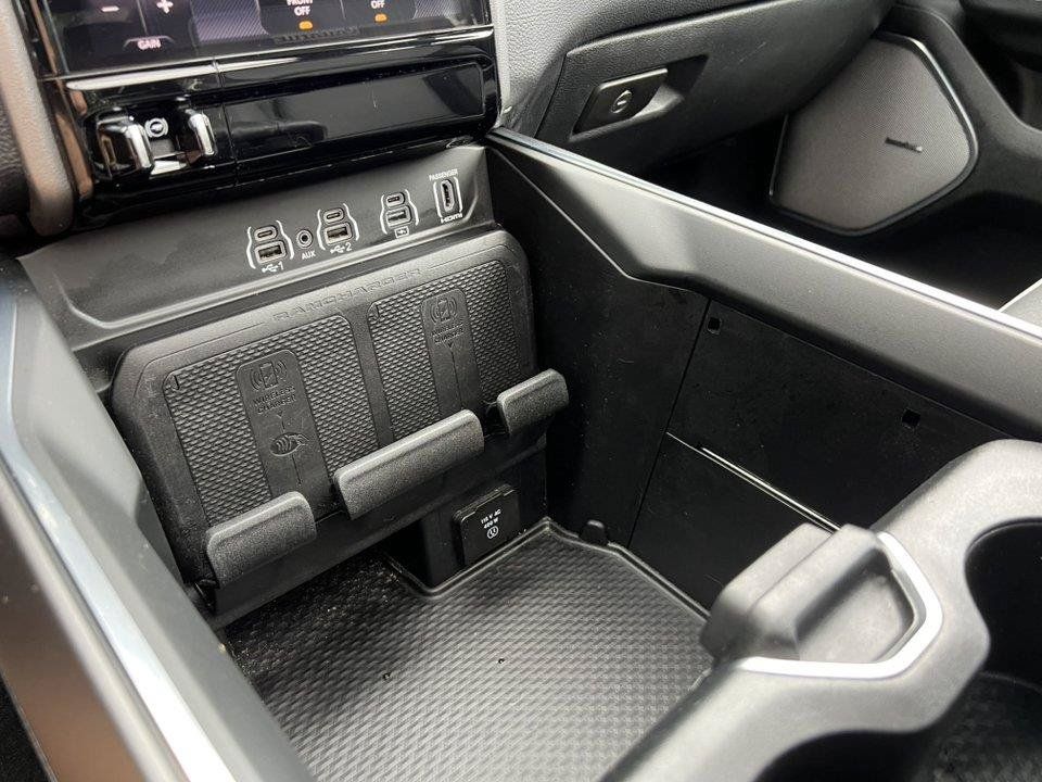 Used 2025 RAM 1500 Laramie w/ Night Edition AWD/4WD image 30