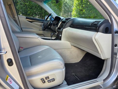 Used 2012 Lexus LS 460 image 38