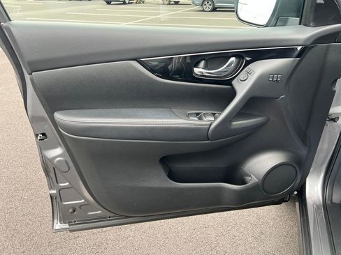 Used 2022 Nissan Rogue Sport SL w/ Premium Package image 15