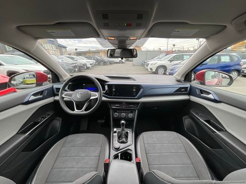 Used 2022 Volkswagen Taos SE w/ IQ.Drive SE Package image 14