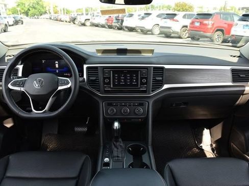 Used 2023 Volkswagen Atlas SE FWD image 7