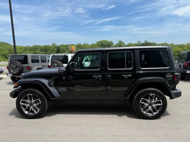 Used 2024 Jeep Wrangler Unlimited w/ Convenience Group AWD/4WD image 6