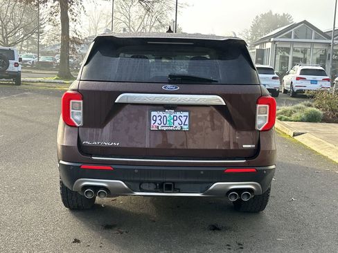 Used 2020 Ford Explorer Platinum w/ Premium Technology Package image 4