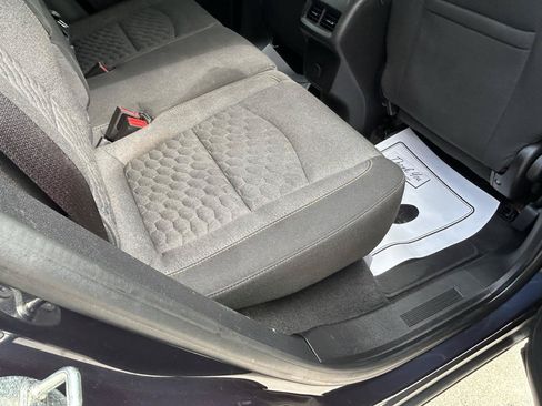 Used 2018 Chevrolet Equinox LT FWD image 11