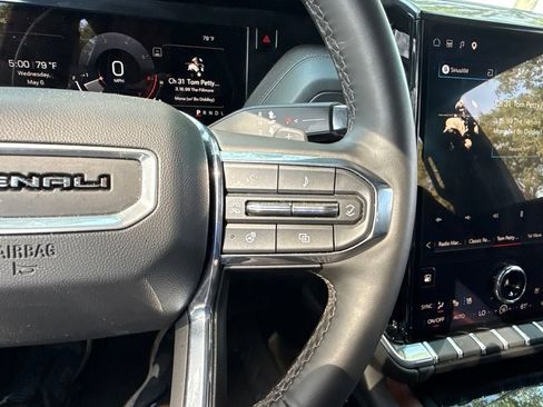 Used 2025 GMC Yukon XL Denali AWD/4WD image 56