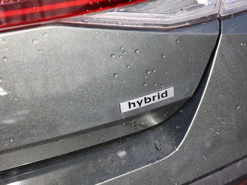 Used 2025 Hyundai Elantra SEL image 9