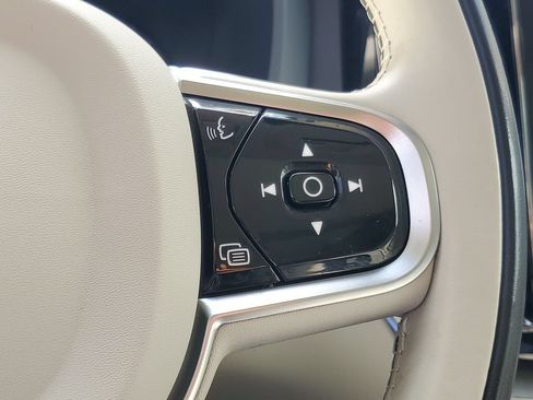 Certified 2024 Volvo XC60 B5 Plus AWD/4WD image 21