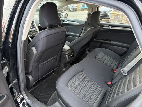 Used 2016 Ford Fusion SE image 19
