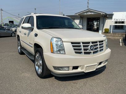 Used 2007 Cadillac Escalade AWD w/ Climate Package