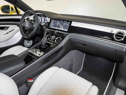 Used 2024 Bentley Continental GT Speed image 4