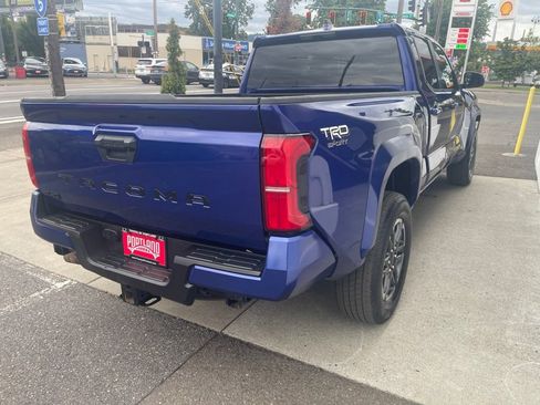 Used 2025 Toyota Tacoma TRD Sport AWD/4WD image 6