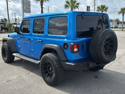 Used 2022 Jeep Wrangler Unlimited Sport w/ Sun And Sound Package AWD/4WD image 3