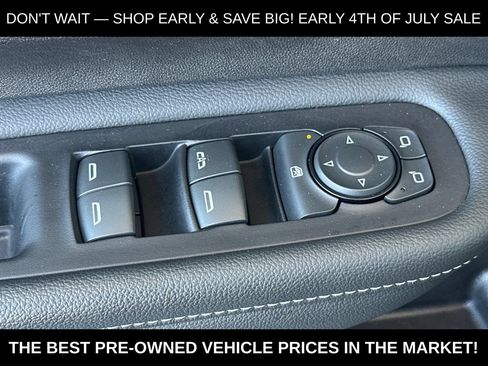 Used 2024 GMC Terrain SLE FWD image 12