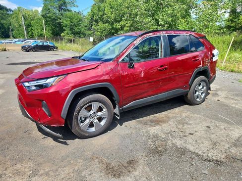 Used 2025 Toyota RAV4 XLE AWD/4WD image 3