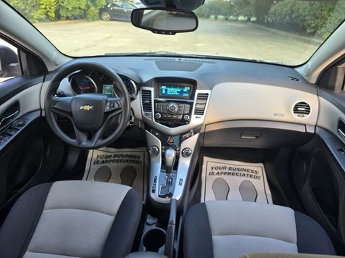 Used 2015 Chevrolet Cruze LS image 14