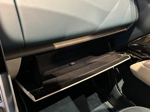 New 2025 Land Rover Range Rover SV image 35