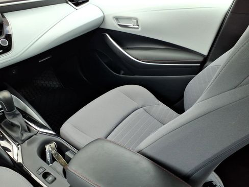 Used 2025 Toyota Corolla SE FWD image 19