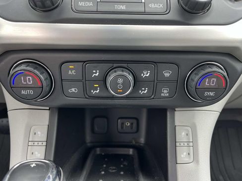 Used 2018 GMC Acadia SLT FWD image 11