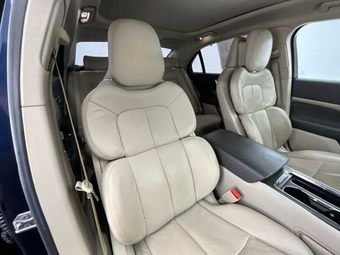 Used 2017 Lincoln Continental Reserve w/ Luxury Package AWD/4WD image 12