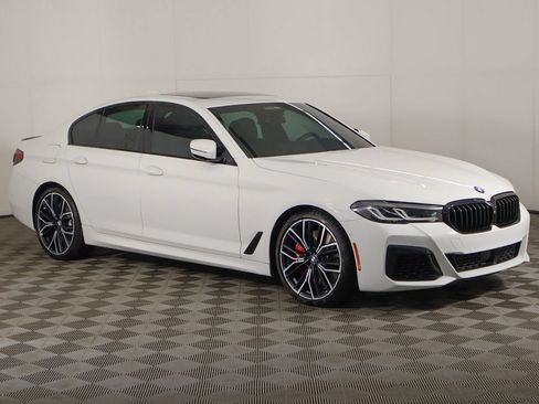 Used 2023 BMW M550i xDrive w/ Executive Package AWD/4WD image 2